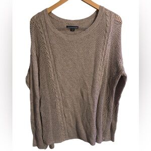 American Eagle Women's Light Brown Lightweight Crew Neck Sweater Medium wool